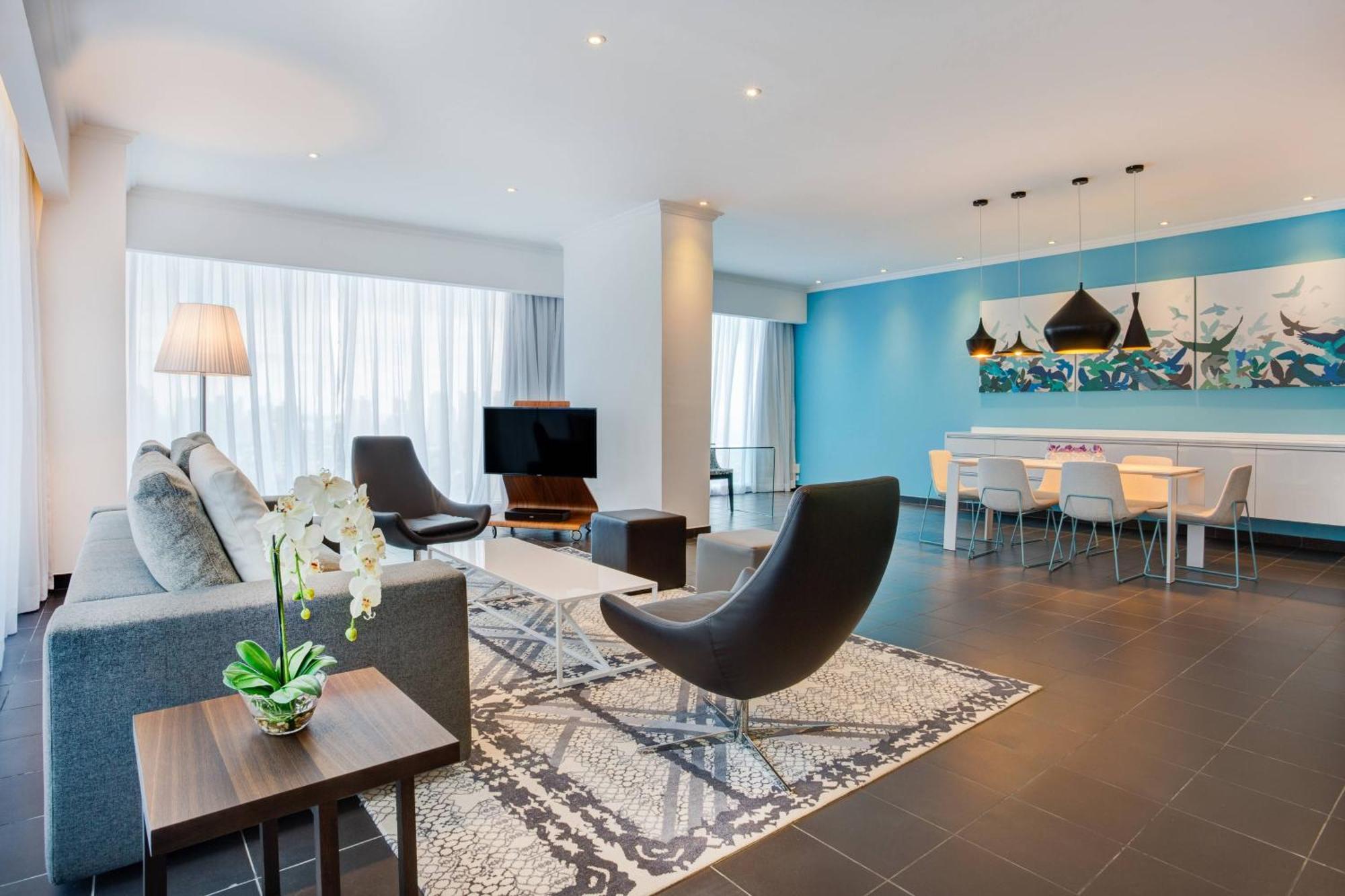 Two-Bedroom Apartment with City View,1643180468:JPEG
