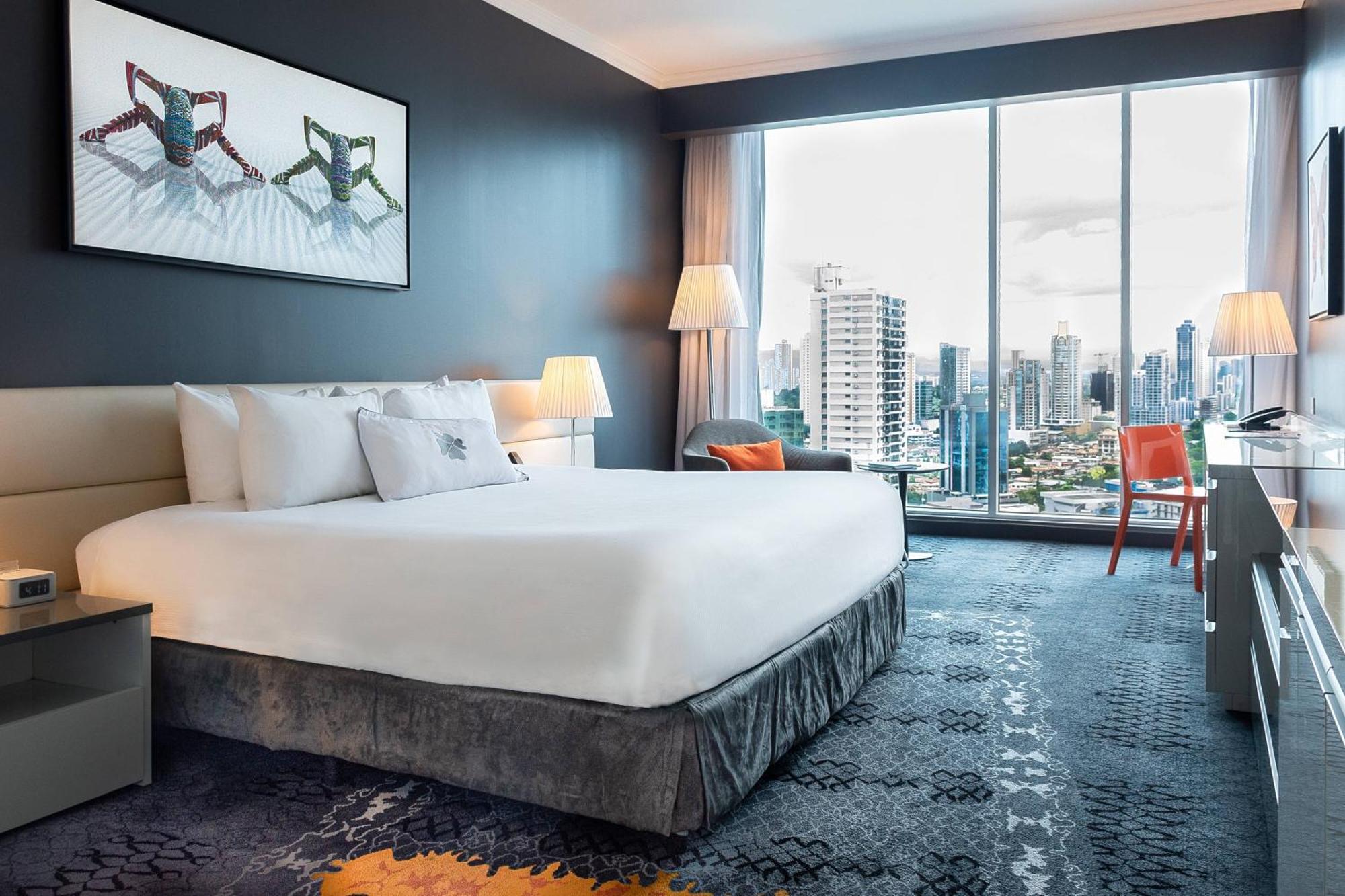 Deluxe 1 King City View Guest room 1 King City view